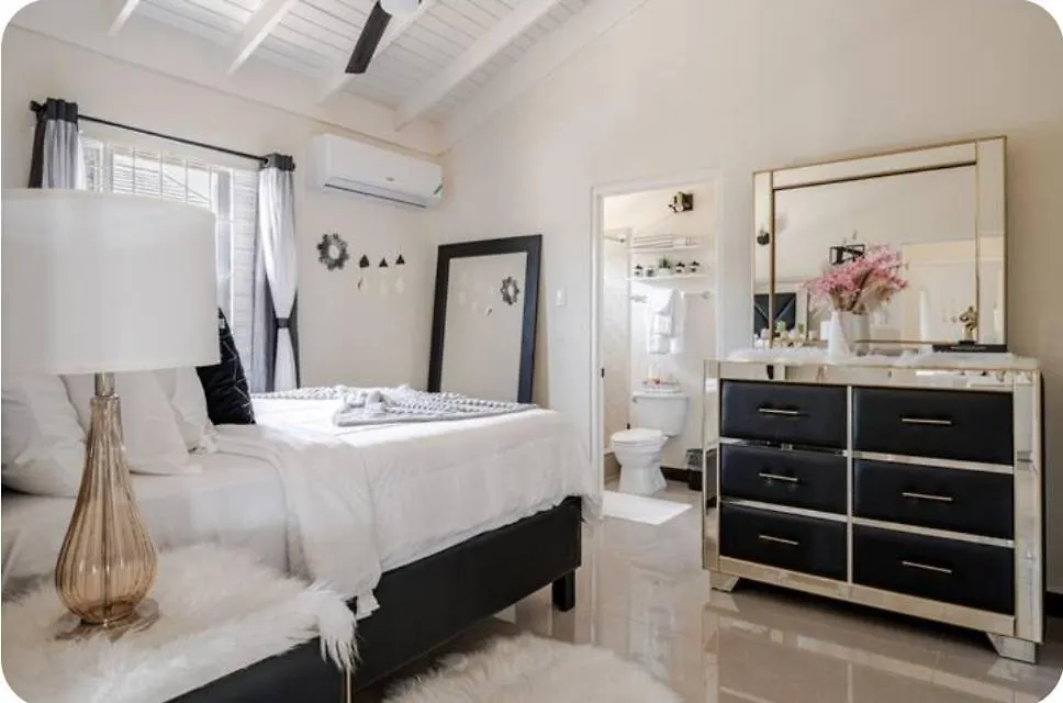 Barefoot Bliss Short Term Rental With Pool In Colbeck Manor Old Harbour 0*,