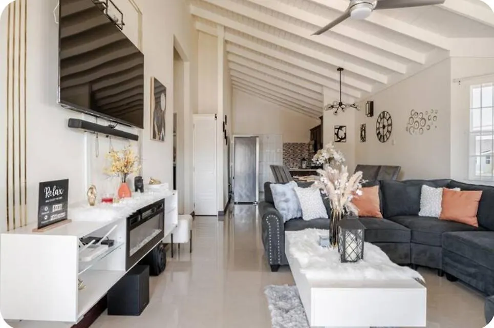 Dom wakacyjny Barefoot Bliss Short Term Rental With Pool In Colbeck Manor Old Harbour Jamajka