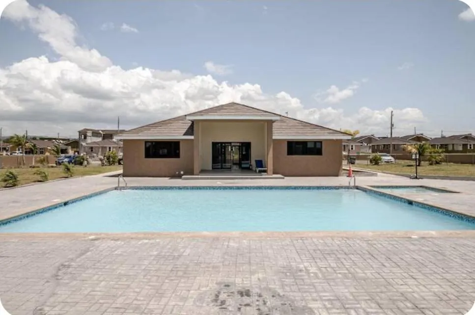 Barefoot Bliss Short Term Rental With Pool In Colbeck Manor Old Harbour Hébergement de vacances