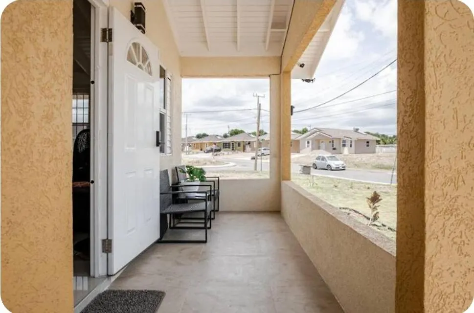 Hébergement de vacances Barefoot Bliss Short Term Rental With Pool In Colbeck Manor Old Harbour